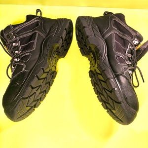 Gemstone black steel toe safety shoe size 11.